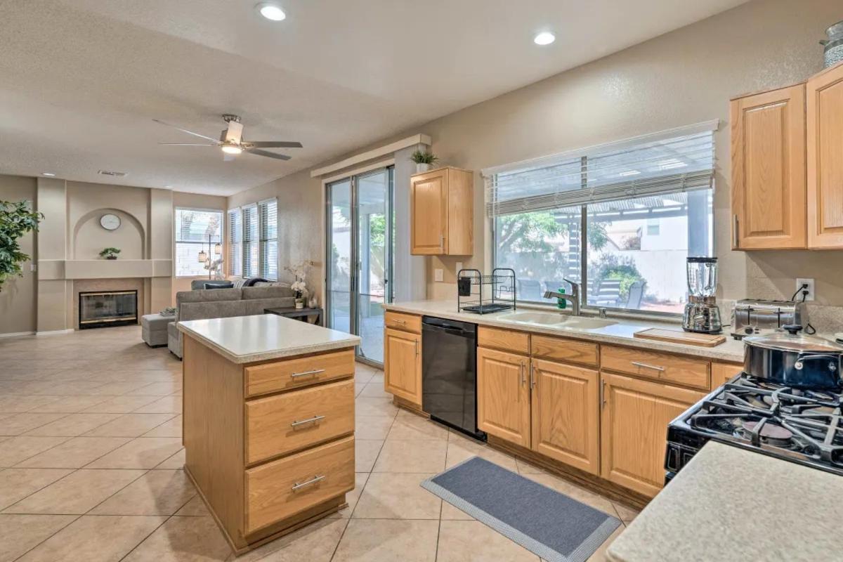 A Beautiful House With Hot Tub, Grill & Games! Villa Las Vegas Exterior photo